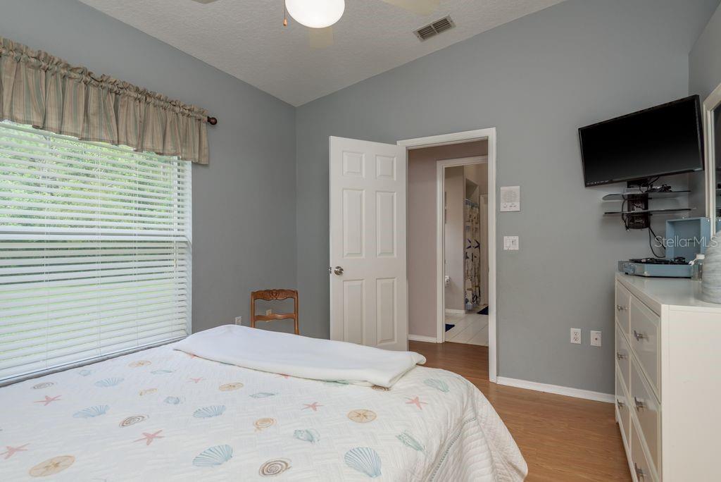 Image 33 of 57 For 8214 Silver Mist Place