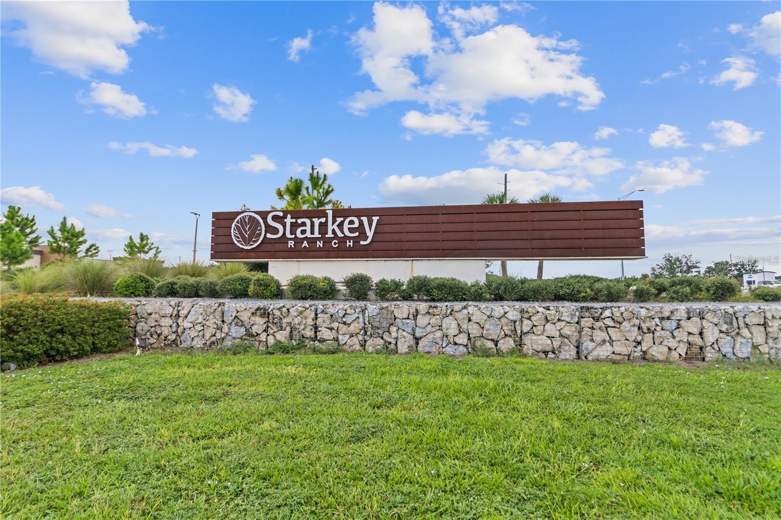 Listing photo id 0 for 3833 Villamore Lane
