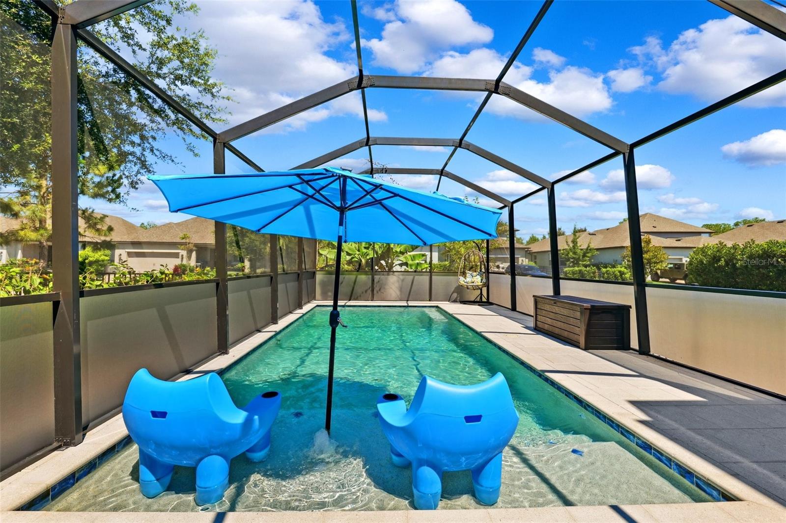 Listing photo id 18 for 3833 Villamore Lane