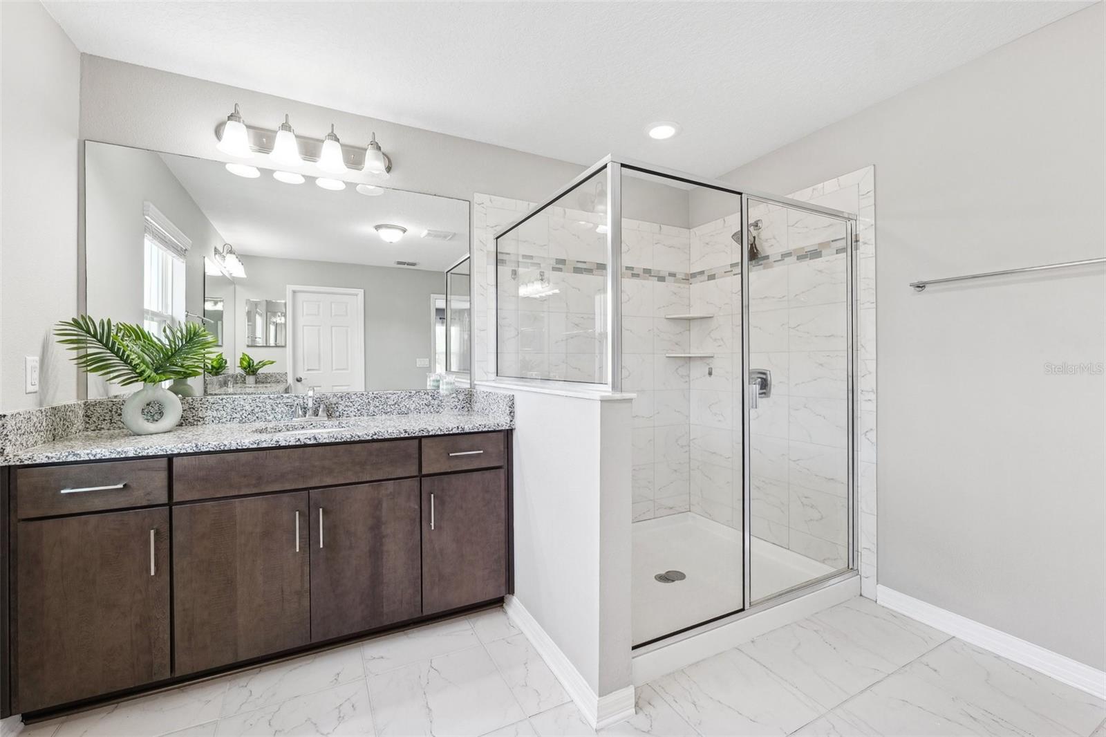 Listing photo id 29 for 3833 Villamore Lane