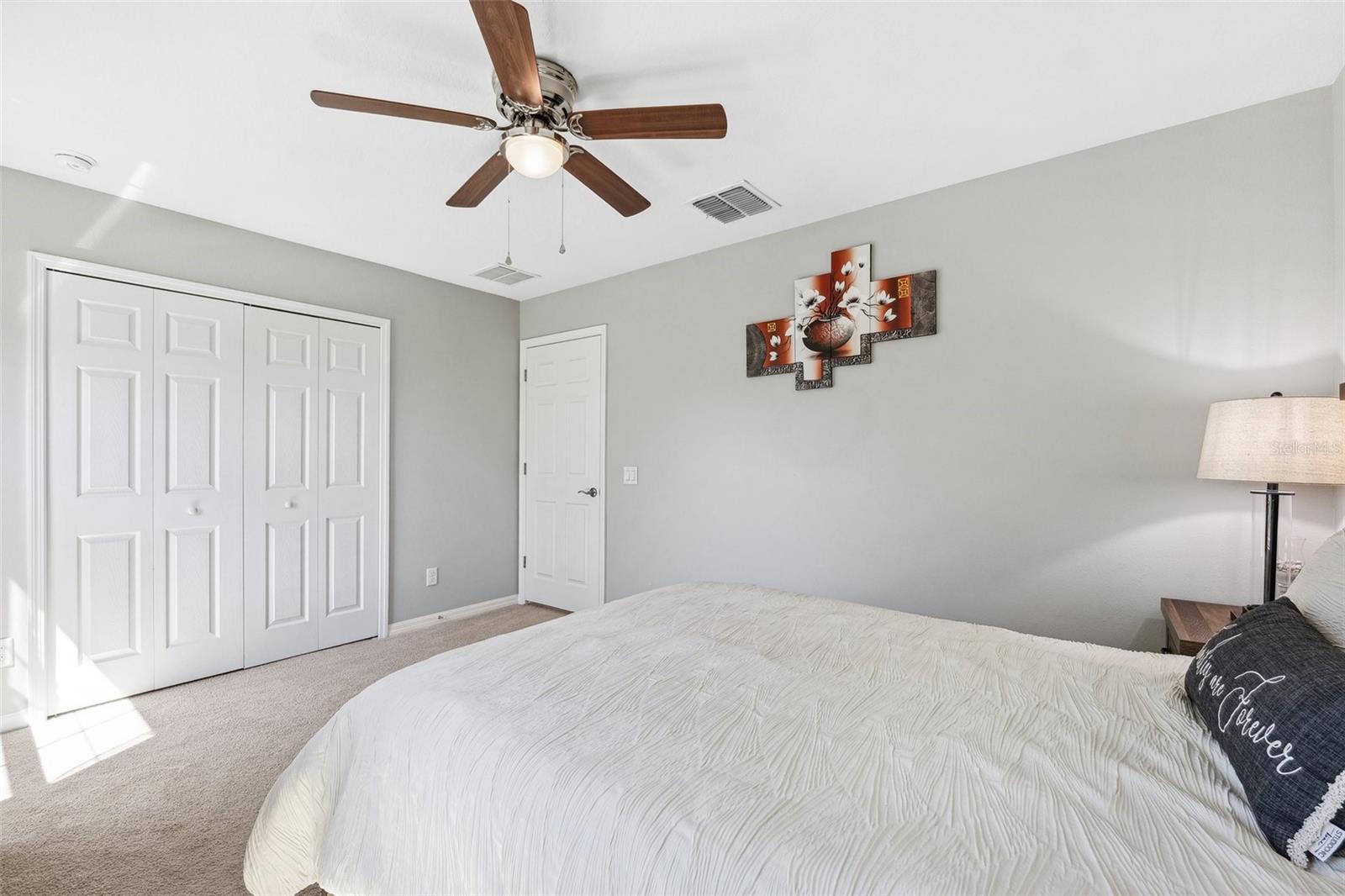 Listing photo id 31 for 3833 Villamore Lane