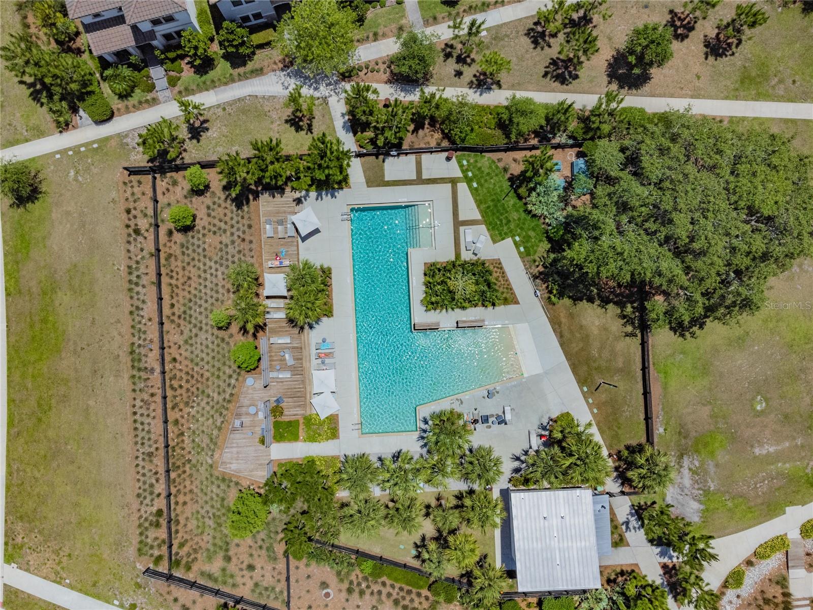 Listing photo id 52 for 3833 Villamore Lane