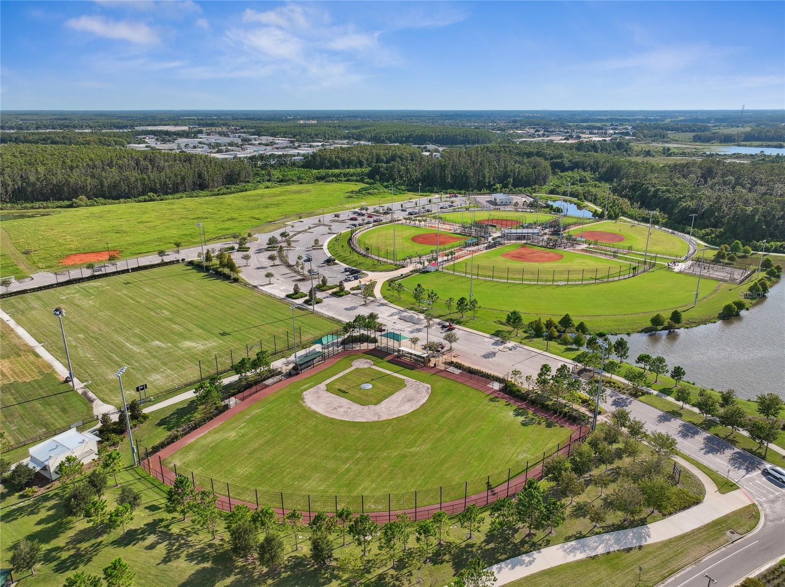 Listing photo id 59 for 3833 Villamore Lane