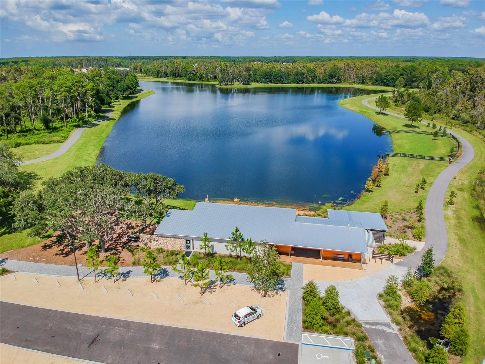 Listing photo id 62 for 3833 Villamore Lane