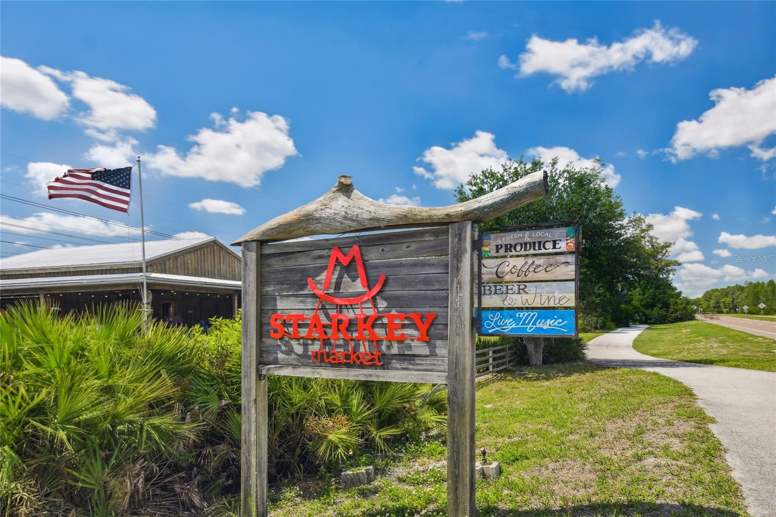 Listing photo id 63 for 3833 Villamore Lane