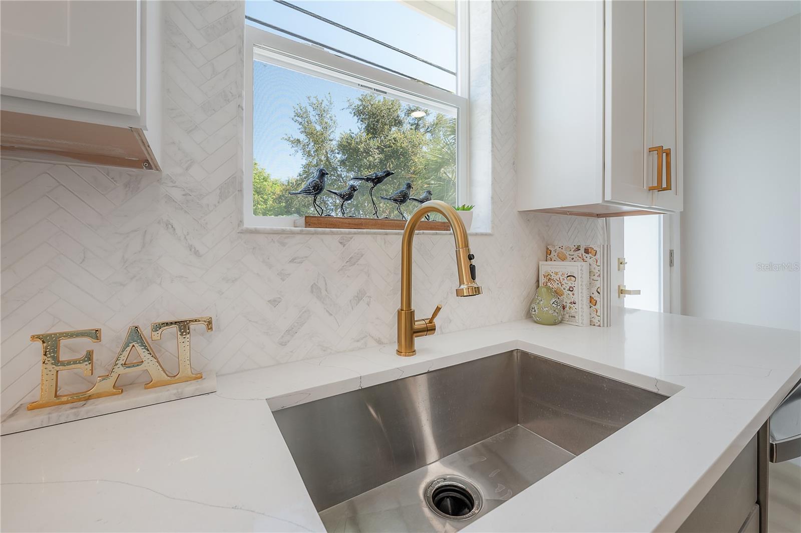 Image 15 of 44 For 3811 Arlington Avenue