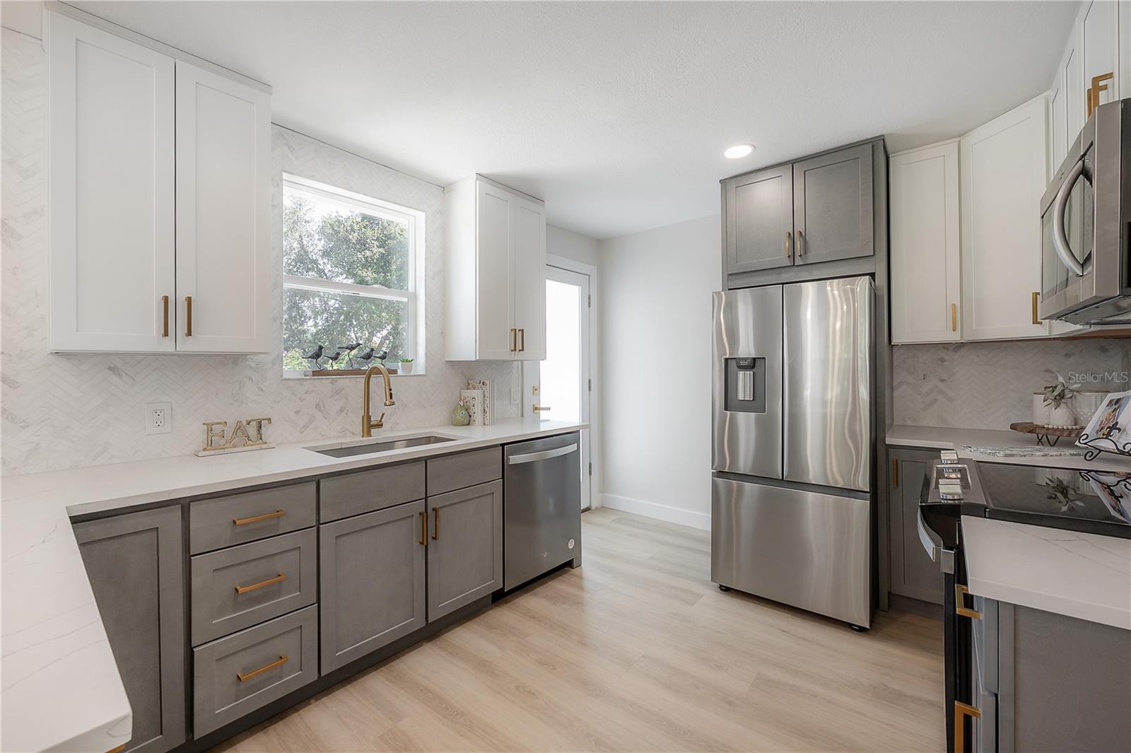 Image 16 of 44 For 3811 Arlington Avenue