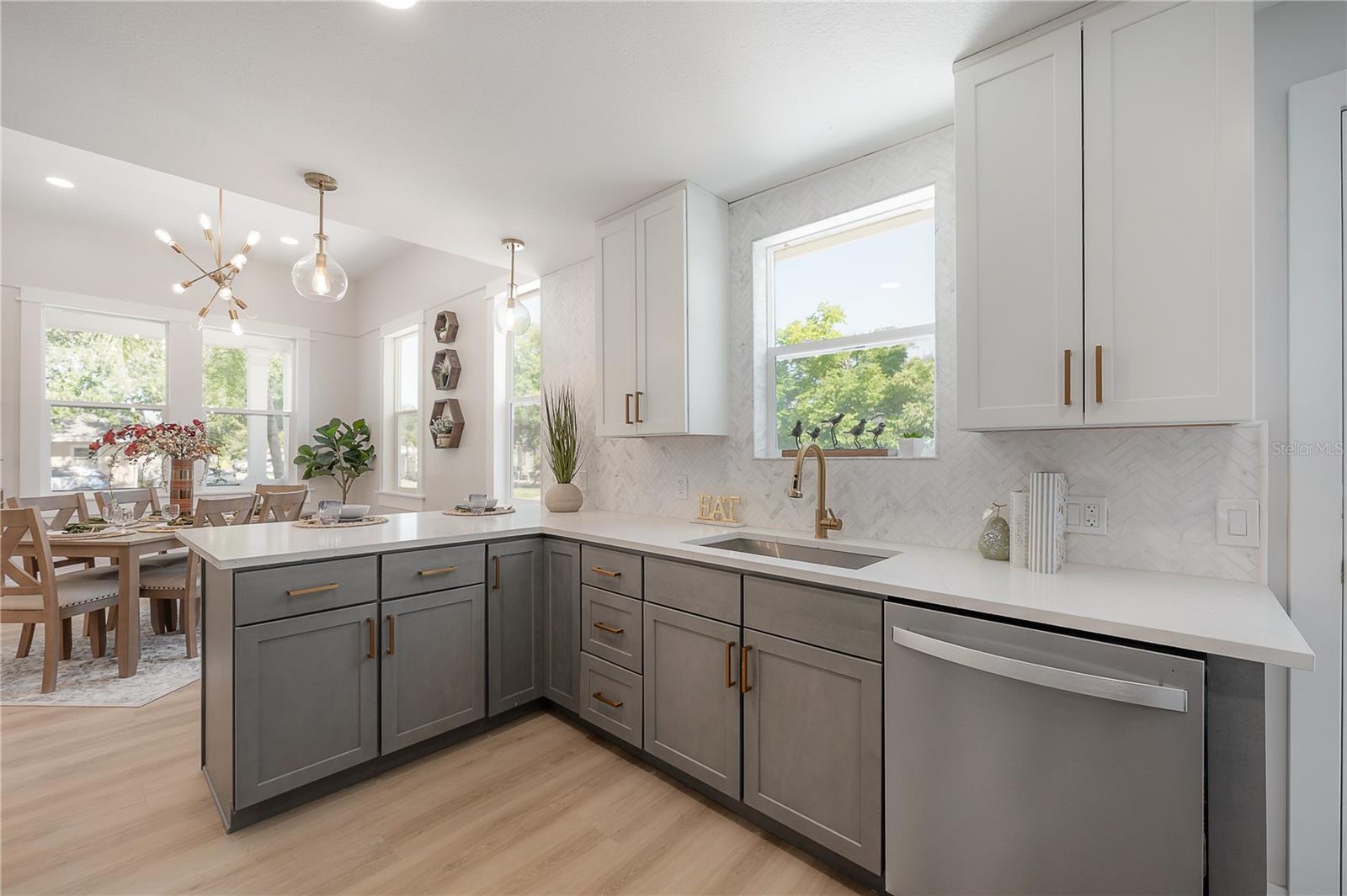 Image 17 of 44 For 3811 Arlington Avenue