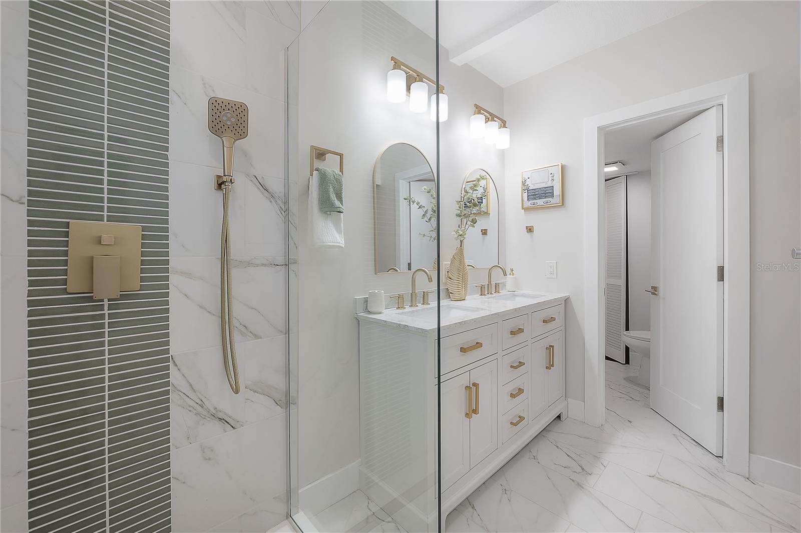 Image 31 of 44 For 3811 Arlington Avenue