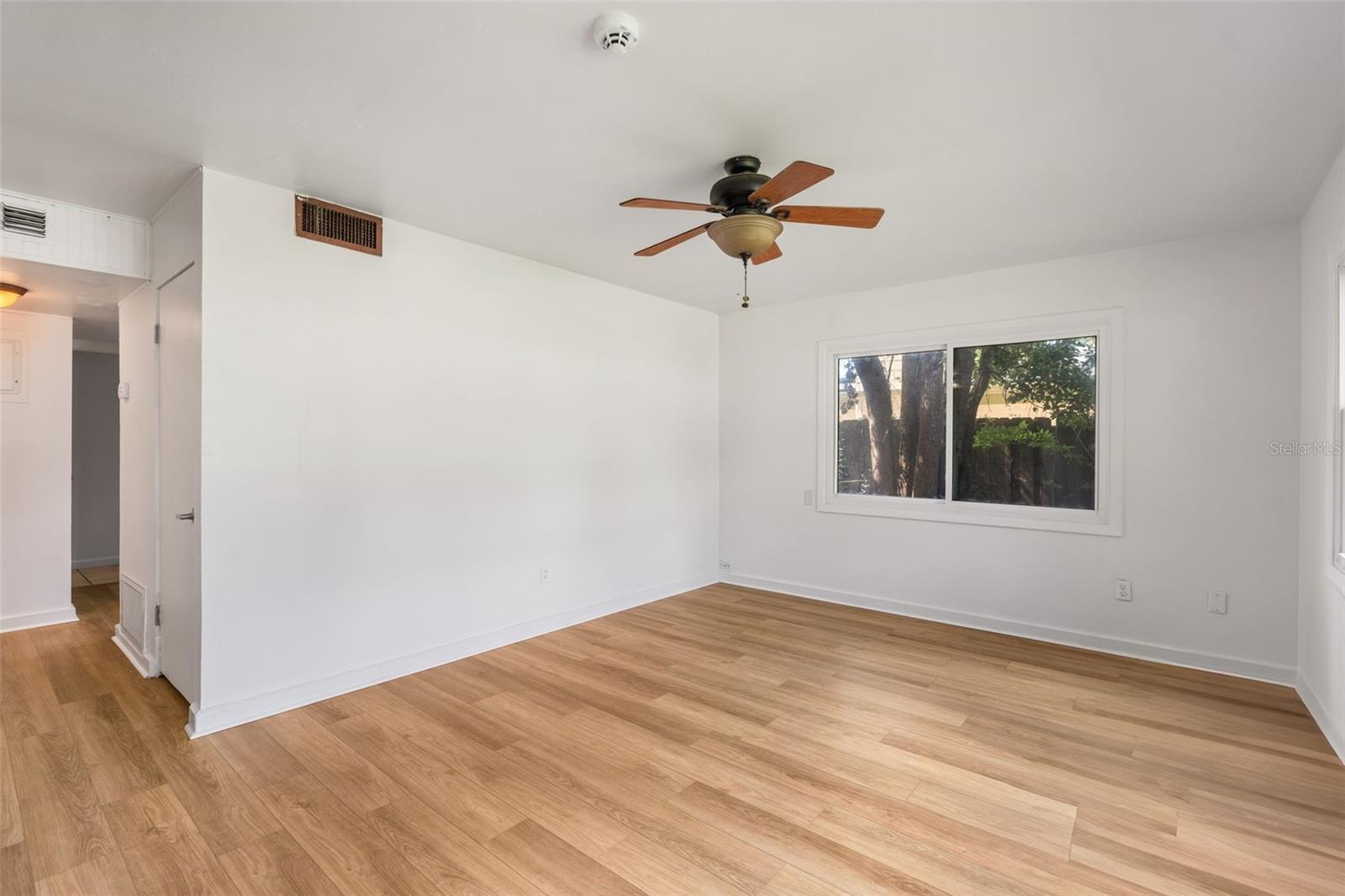 Image 4 of 15 For 2618 10th Terrace