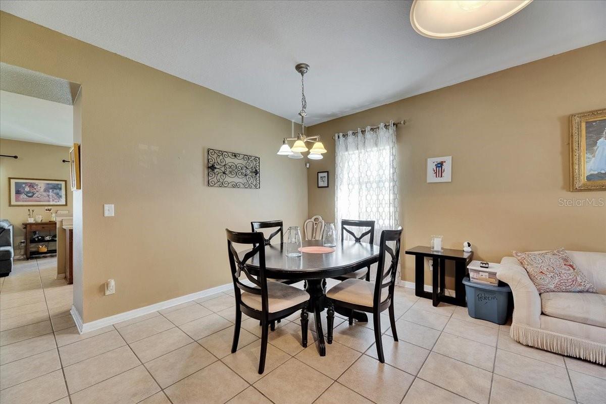 Image 16 of 100 For 4735 Red Pine Way