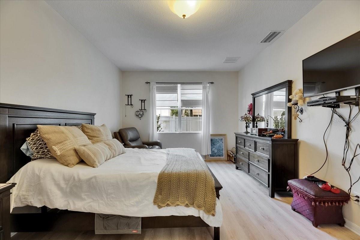 Image 38 of 100 For 4735 Red Pine Way
