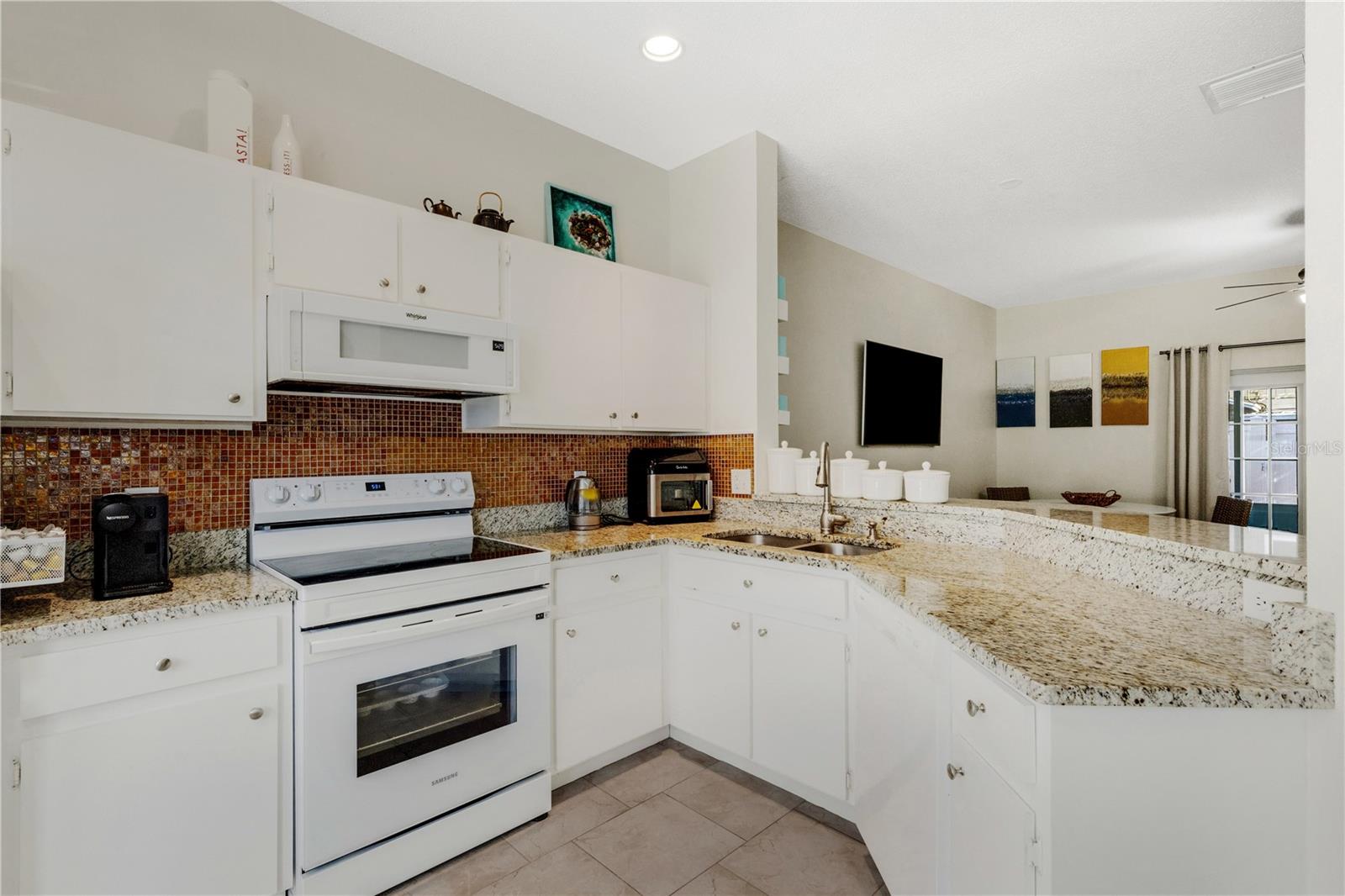 Image 14 of 77 For 4322 Fincastle Court