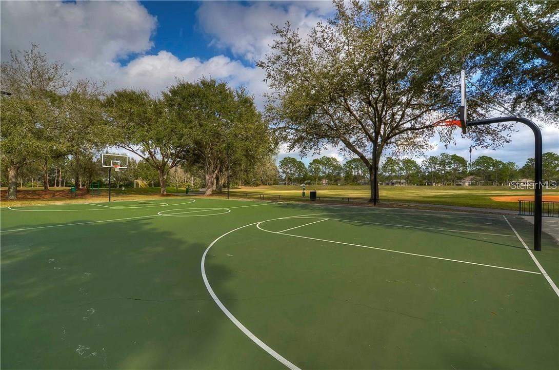 Image 18 of 22 For 9481 Highland Oak Drive 914