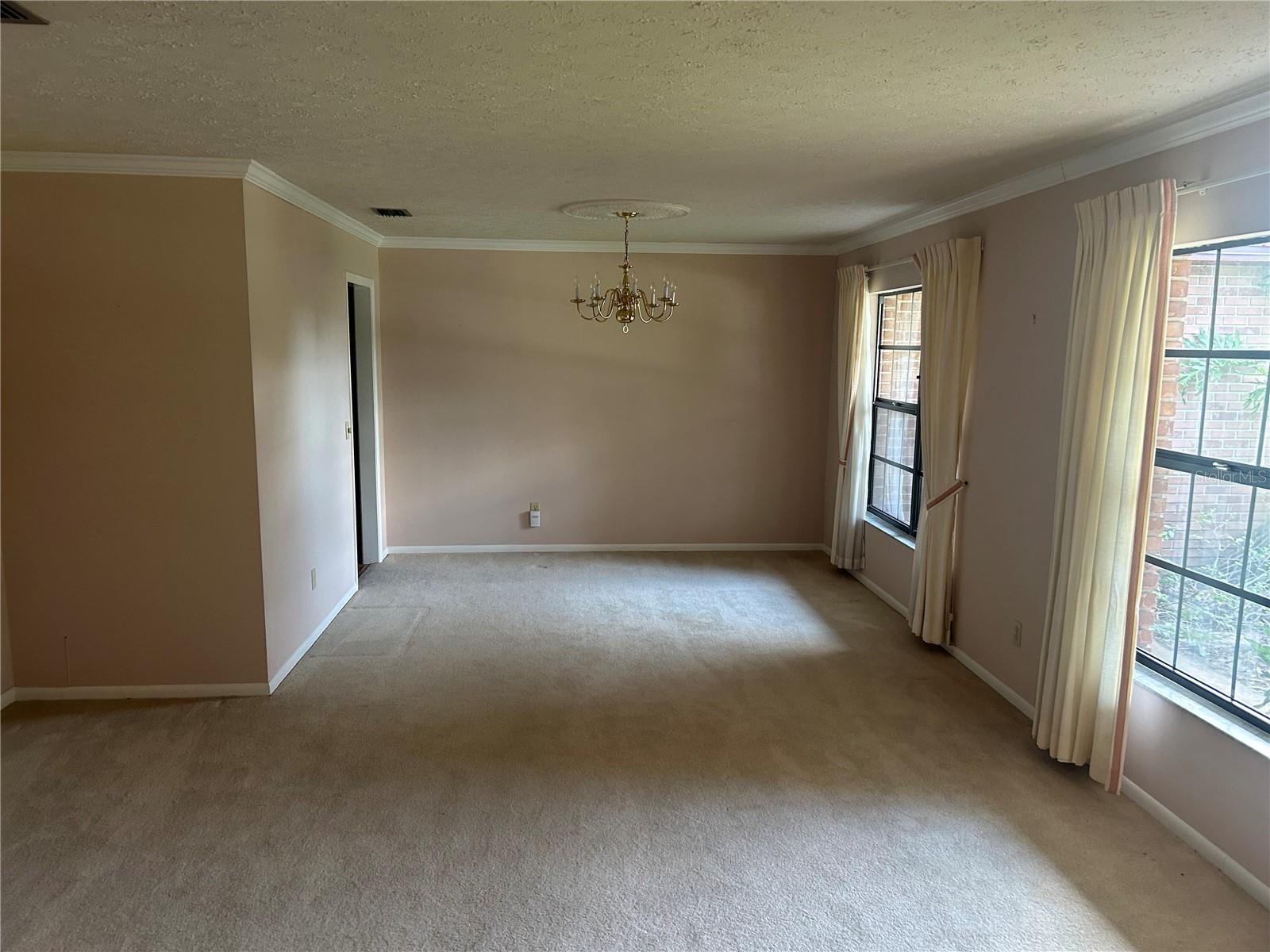 Image 3 of 14 For 1813 Laurel Oak Drive