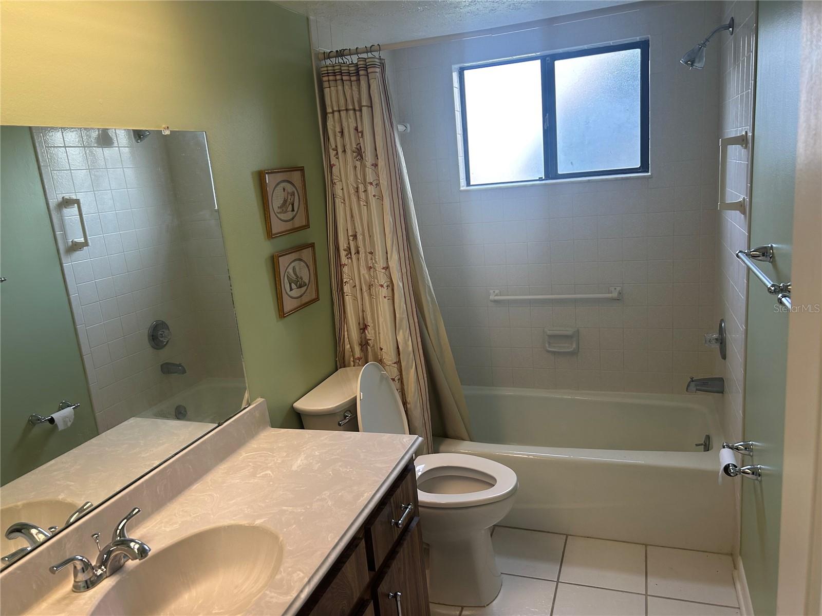 Image 4 of 14 For 1813 Laurel Oak Drive