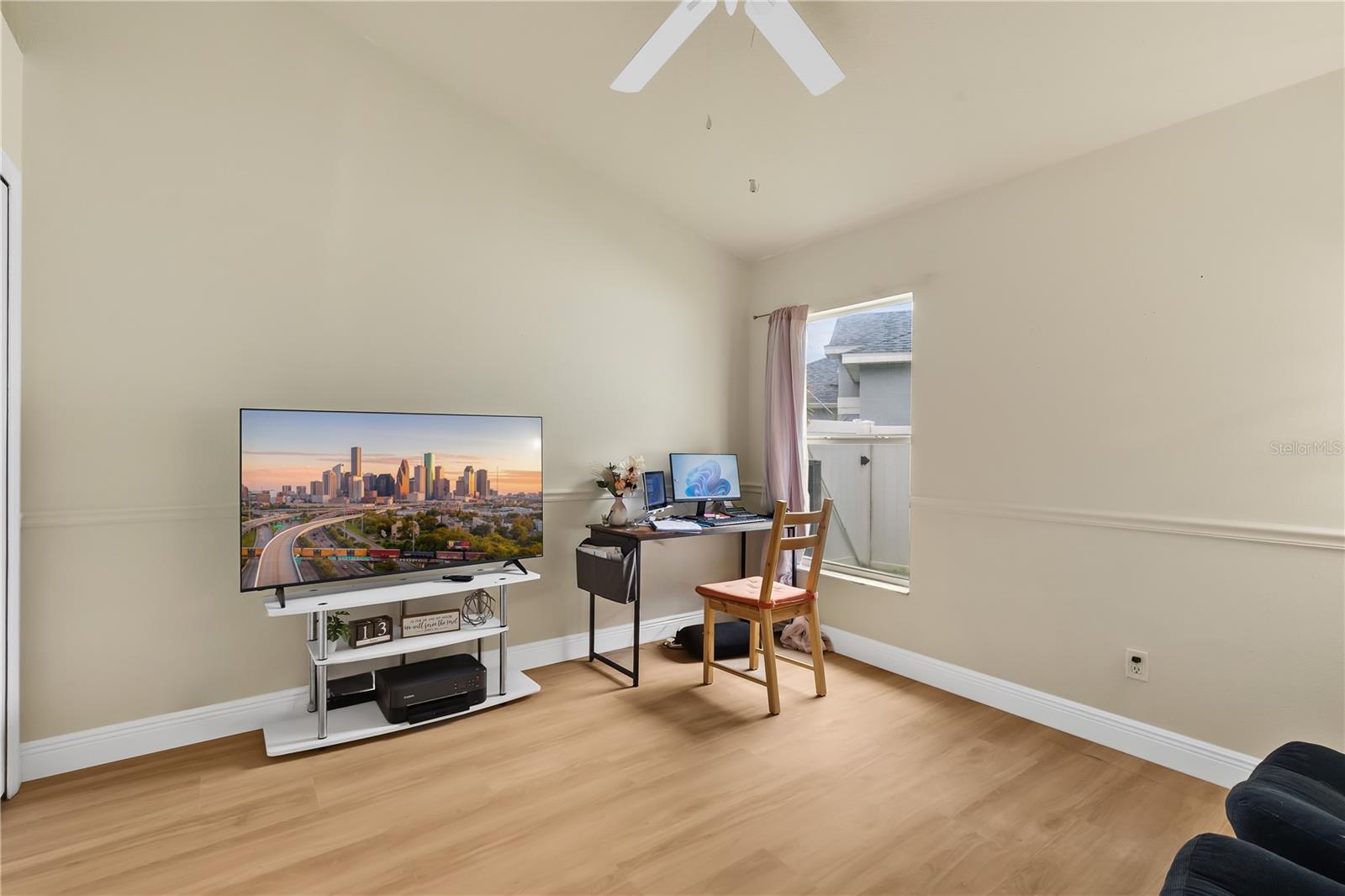 Image 28 of 32 For 12031 Mountbatten Drive