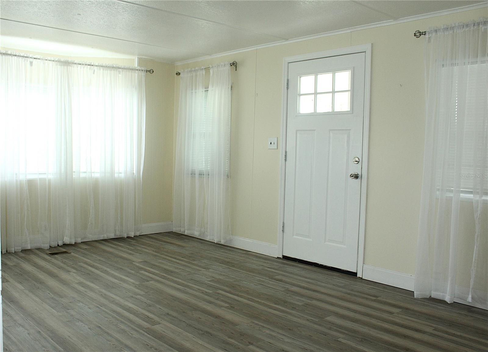 Image 11 of 35 For 12334 Fairway Avenue