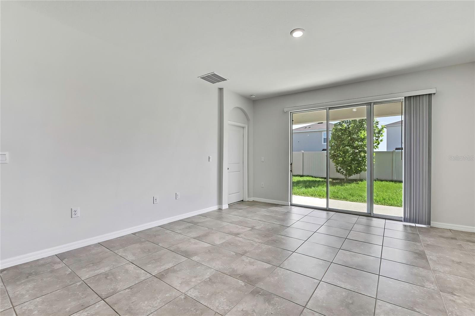 Listing photo id 4 for 31105 Mango Fade Way