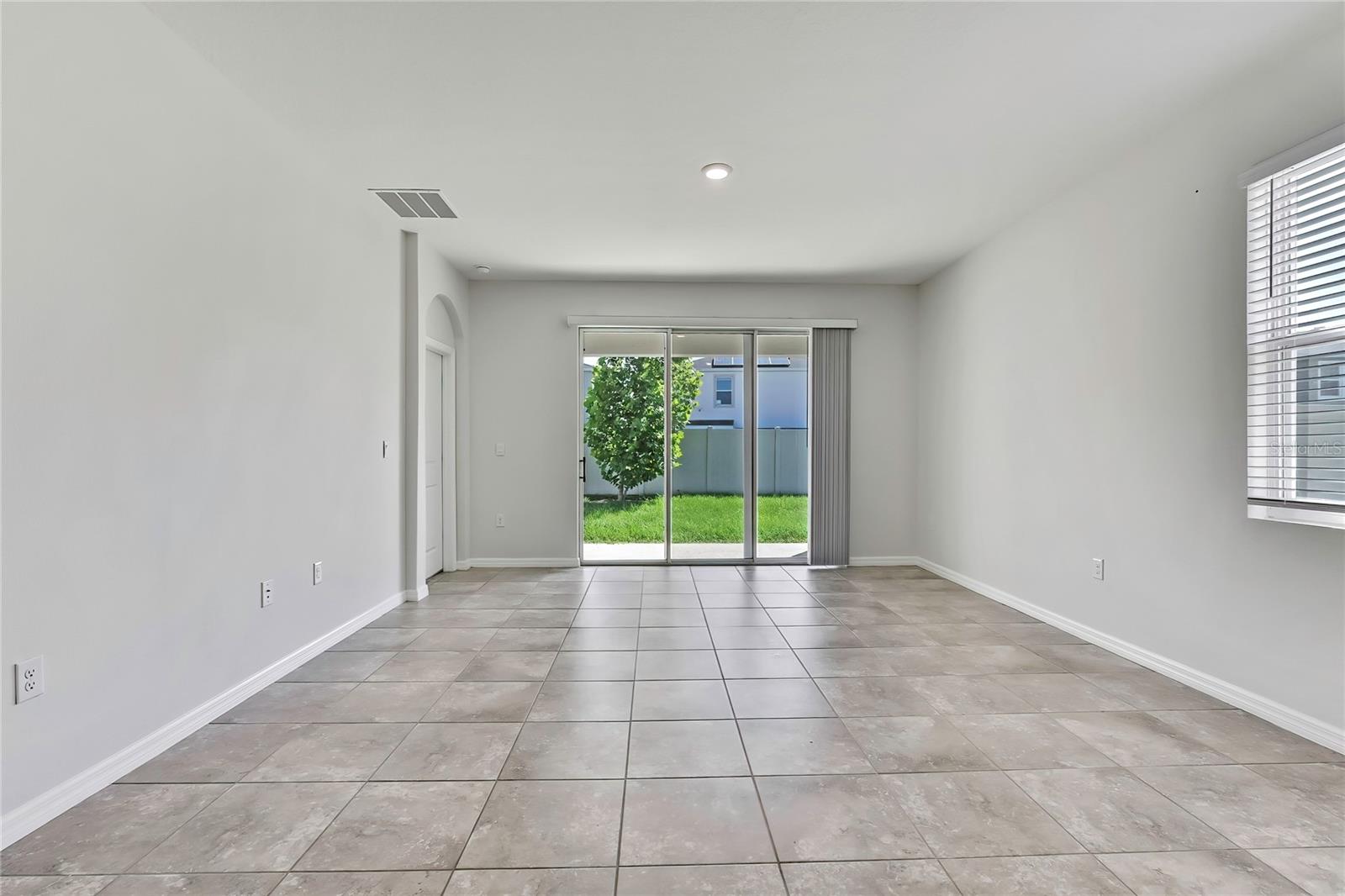 Listing photo id 5 for 31105 Mango Fade Way