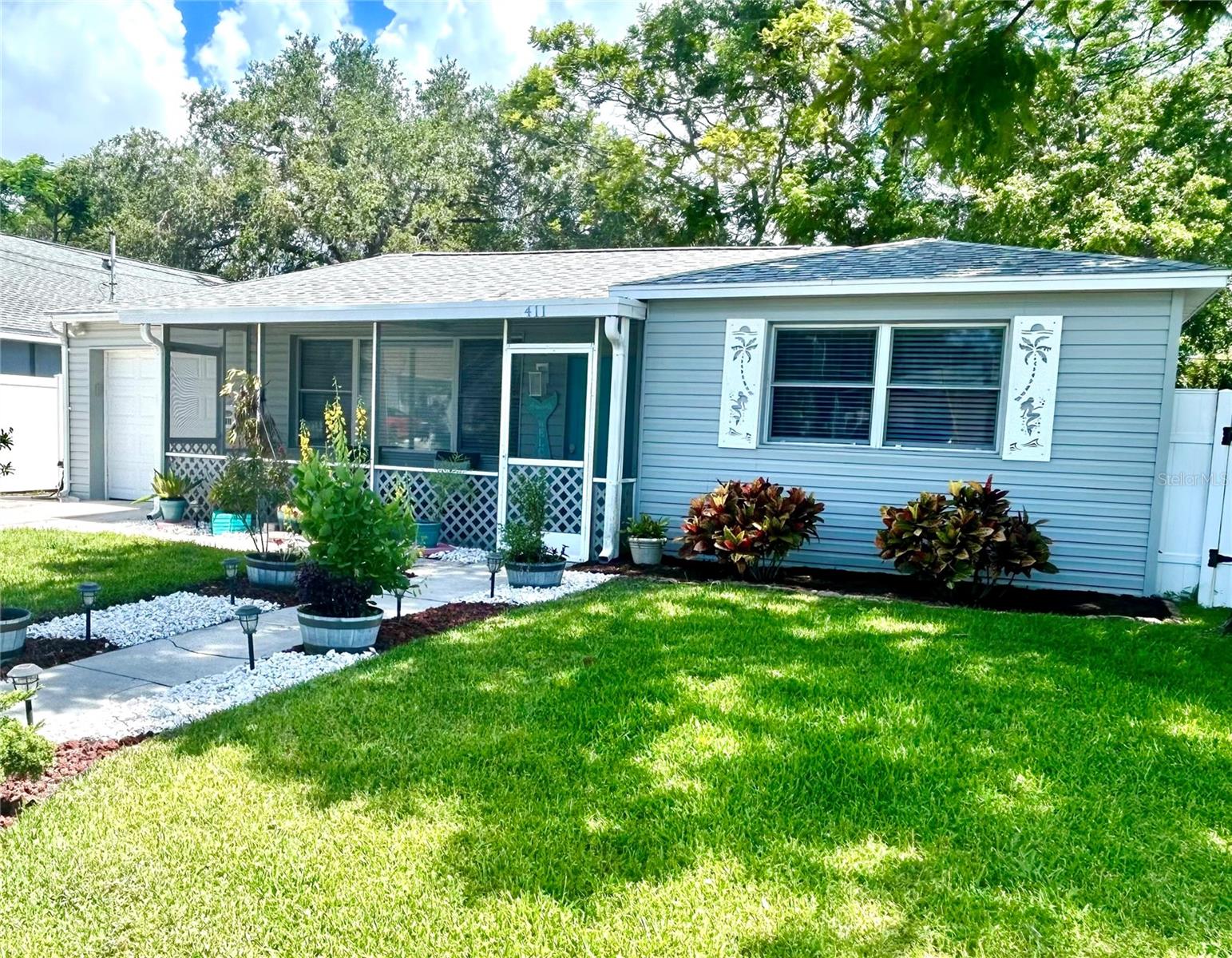 Image 2 of 28 For 411 Locklie Street