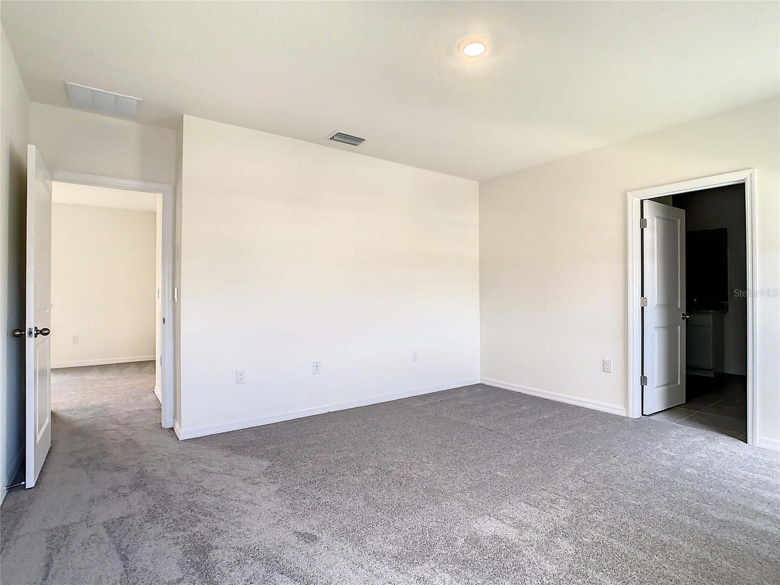 Listing photo id 13 for 16503 Mosaic Oar Drive