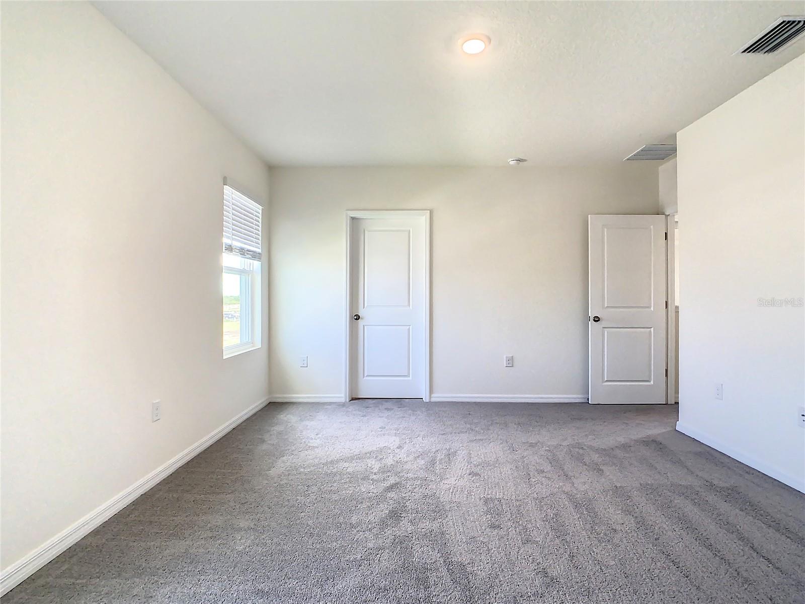 Listing photo id 15 for 16503 Mosaic Oar Drive