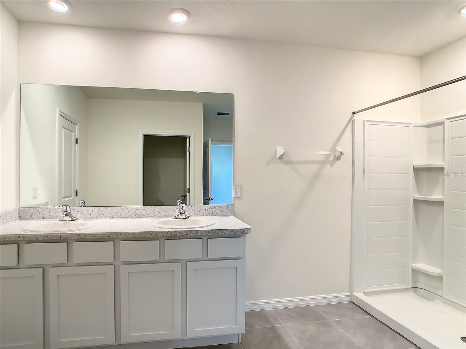 Listing photo id 18 for 16503 Mosaic Oar Drive