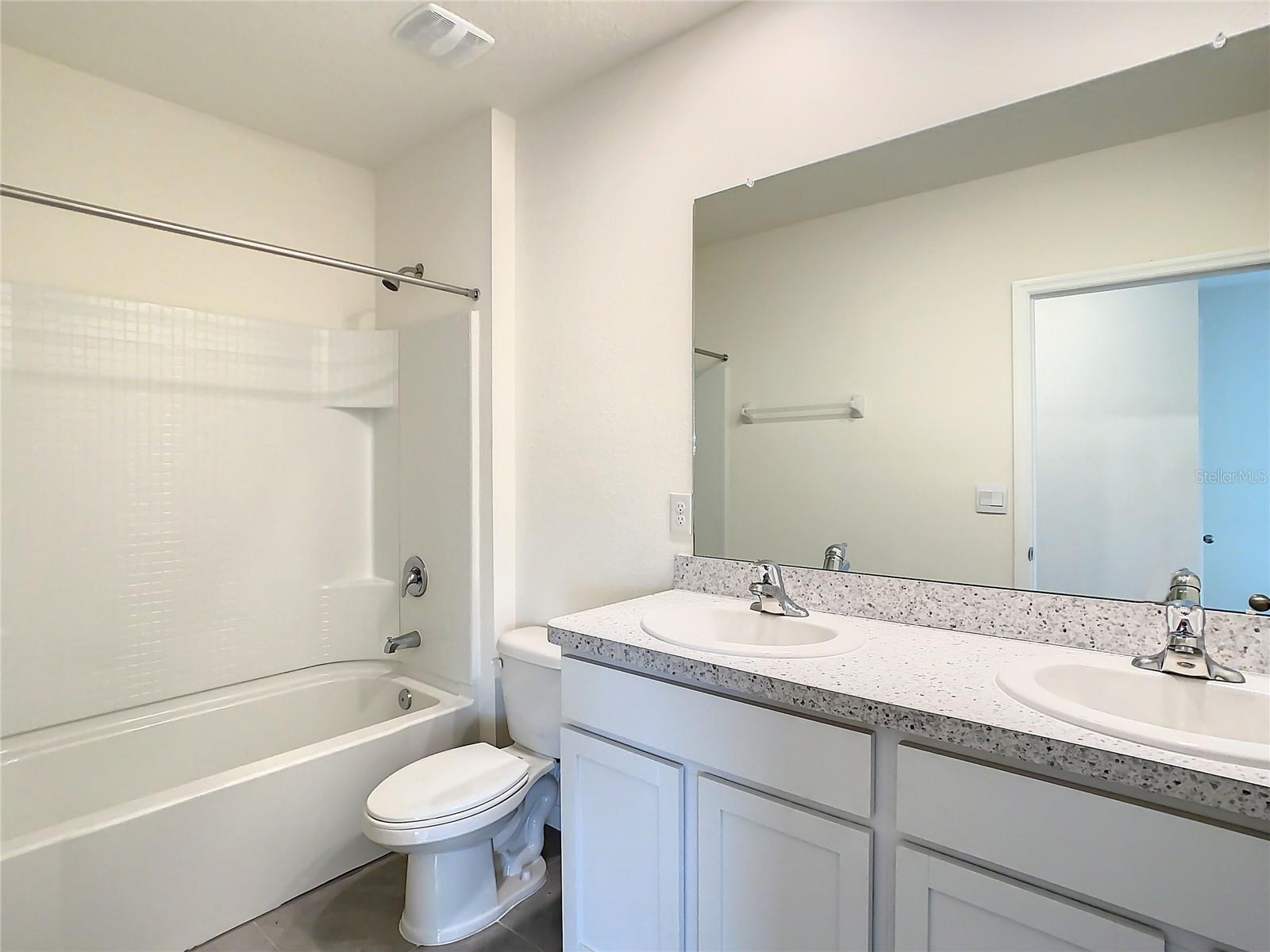 Listing photo id 27 for 16503 Mosaic Oar Drive