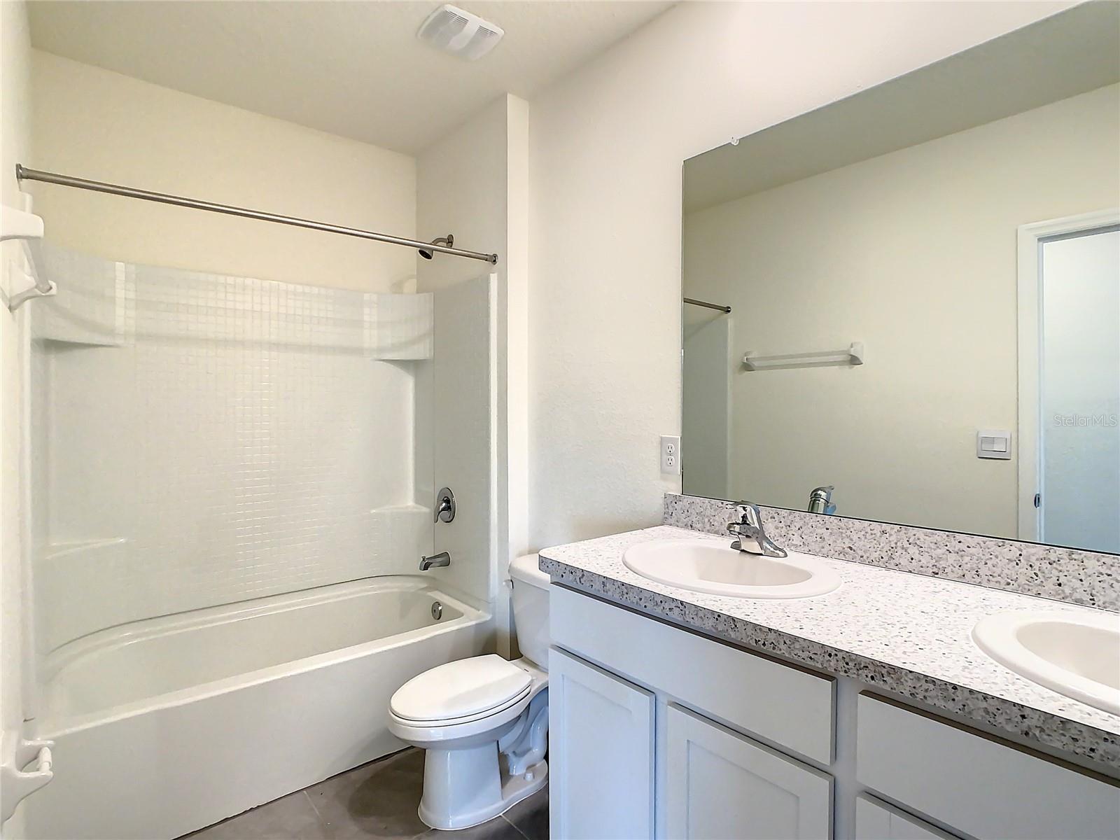 Listing photo id 28 for 16503 Mosaic Oar Drive