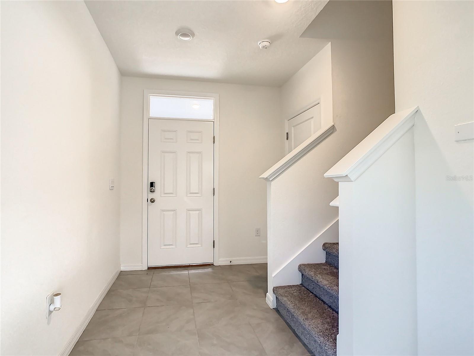 Listing photo id 2 for 16503 Mosaic Oar Drive