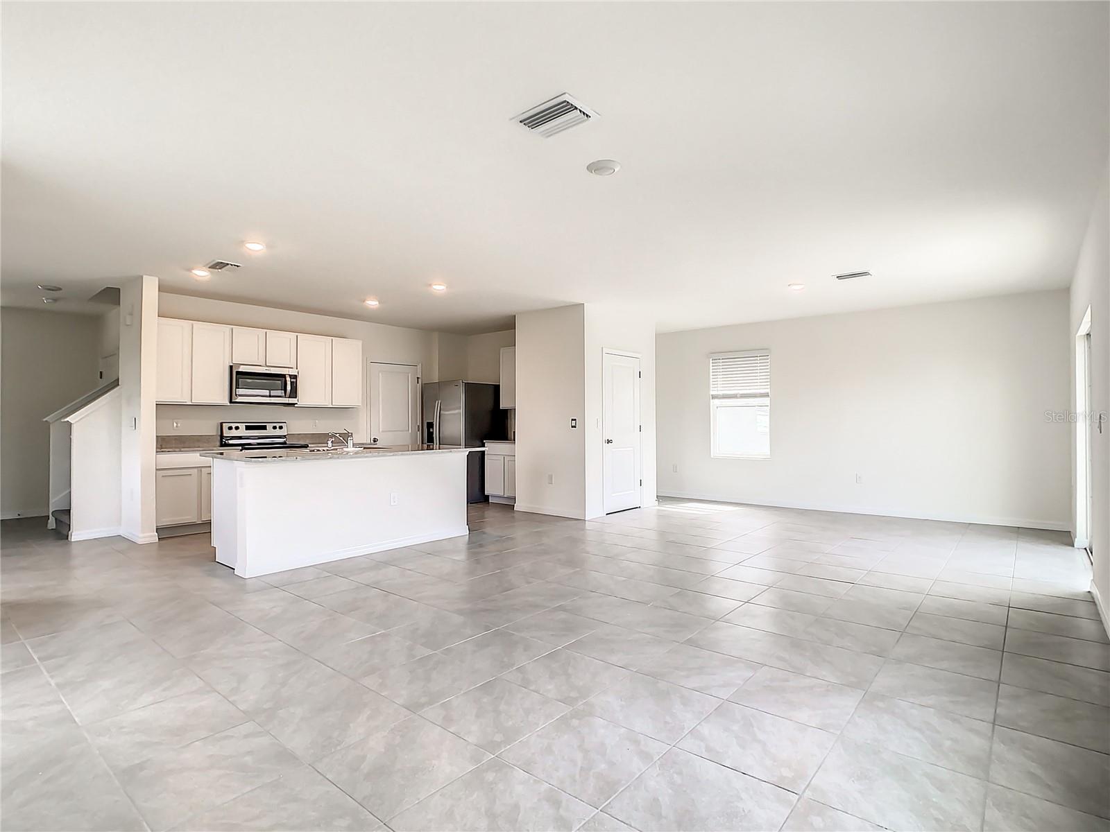 Listing photo id 7 for 16503 Mosaic Oar Drive