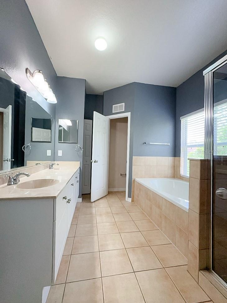 Image 18 of 22 For 10829 Dragonwood Drive
