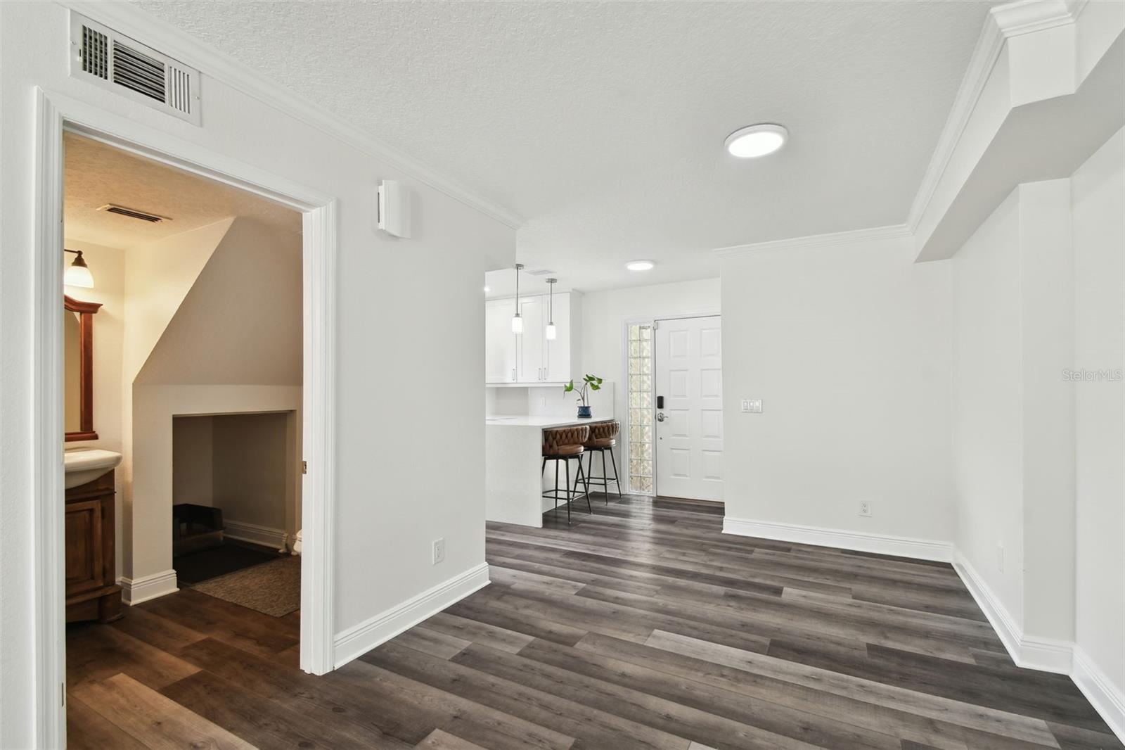 Image 11 of 66 For 4304 Harbor House Drive