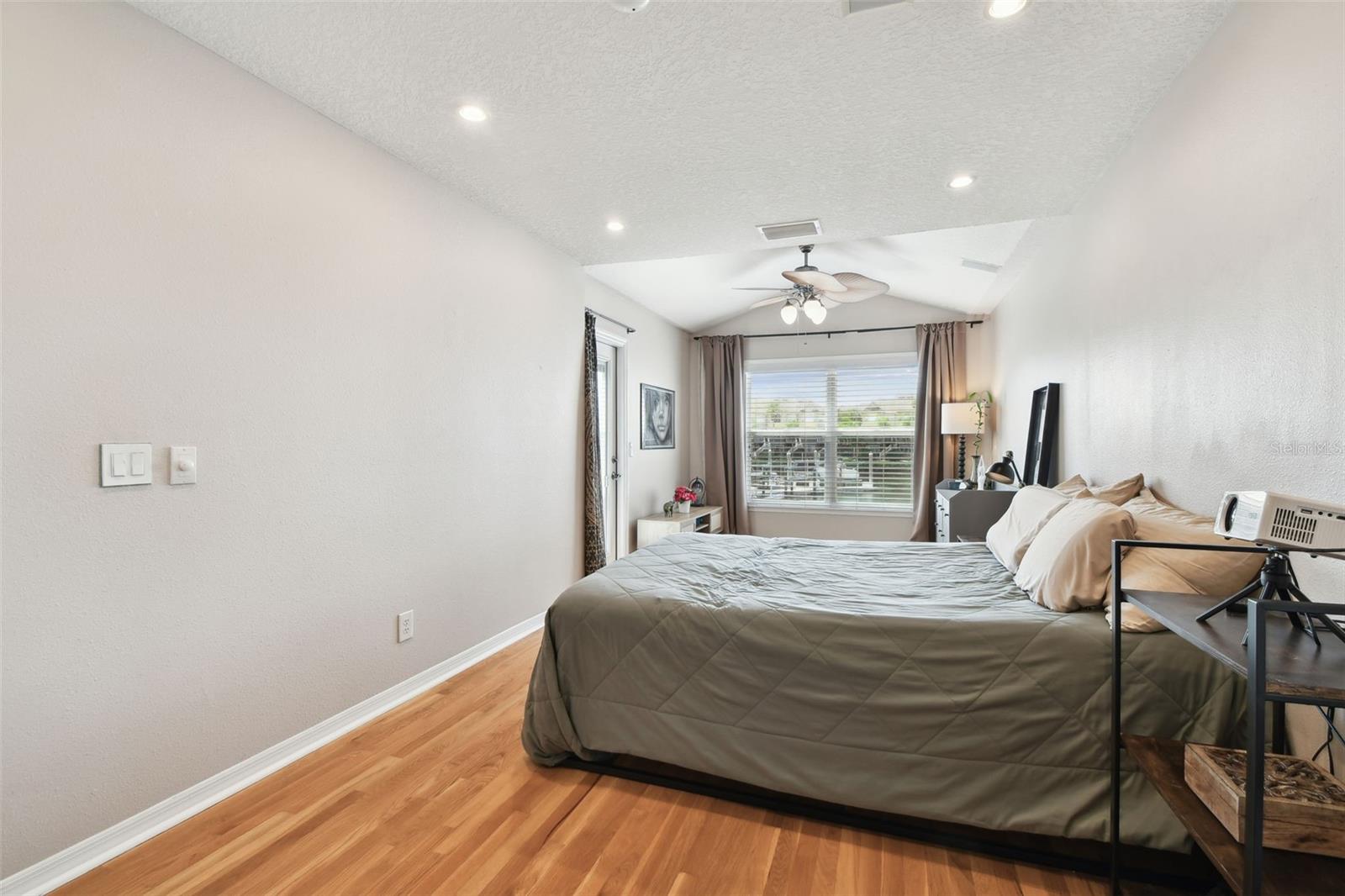 Image 21 of 66 For 4304 Harbor House Drive