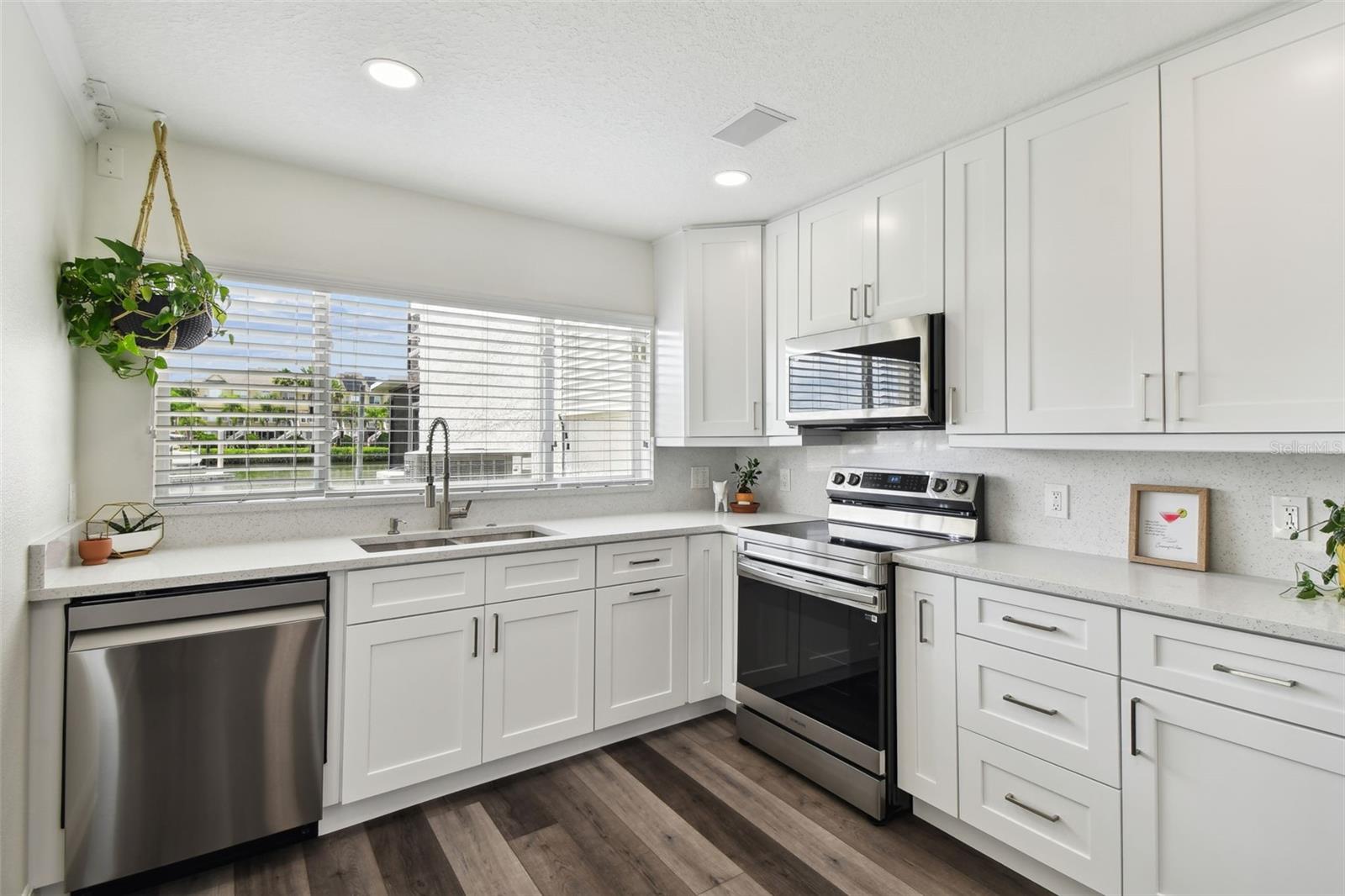 Image 7 of 66 For 4304 Harbor House Drive