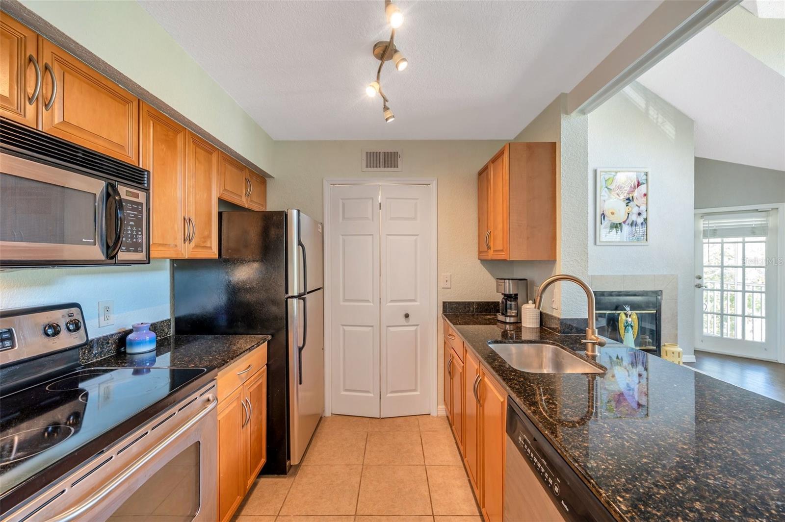 Image 21 of 39 For 3301 Haviland Ct  301
