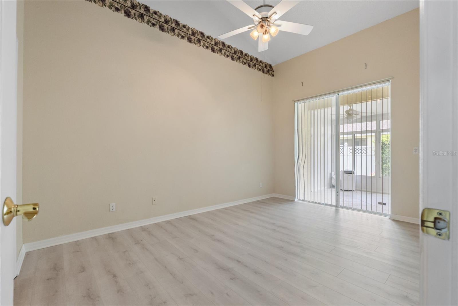 Image 13 of 35 For 1050 Starkey Road 704