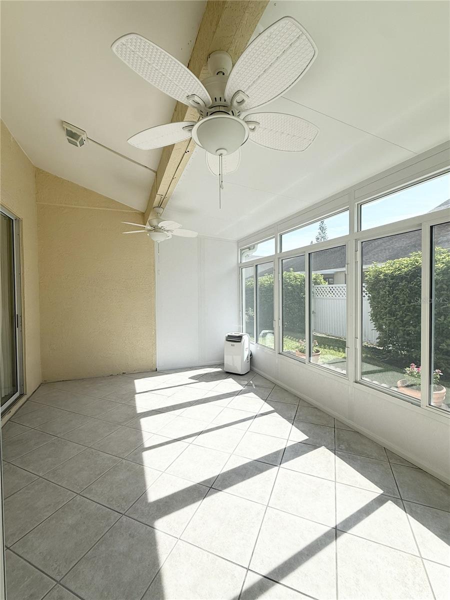 Image 16 of 35 For 1050 Starkey Road 704