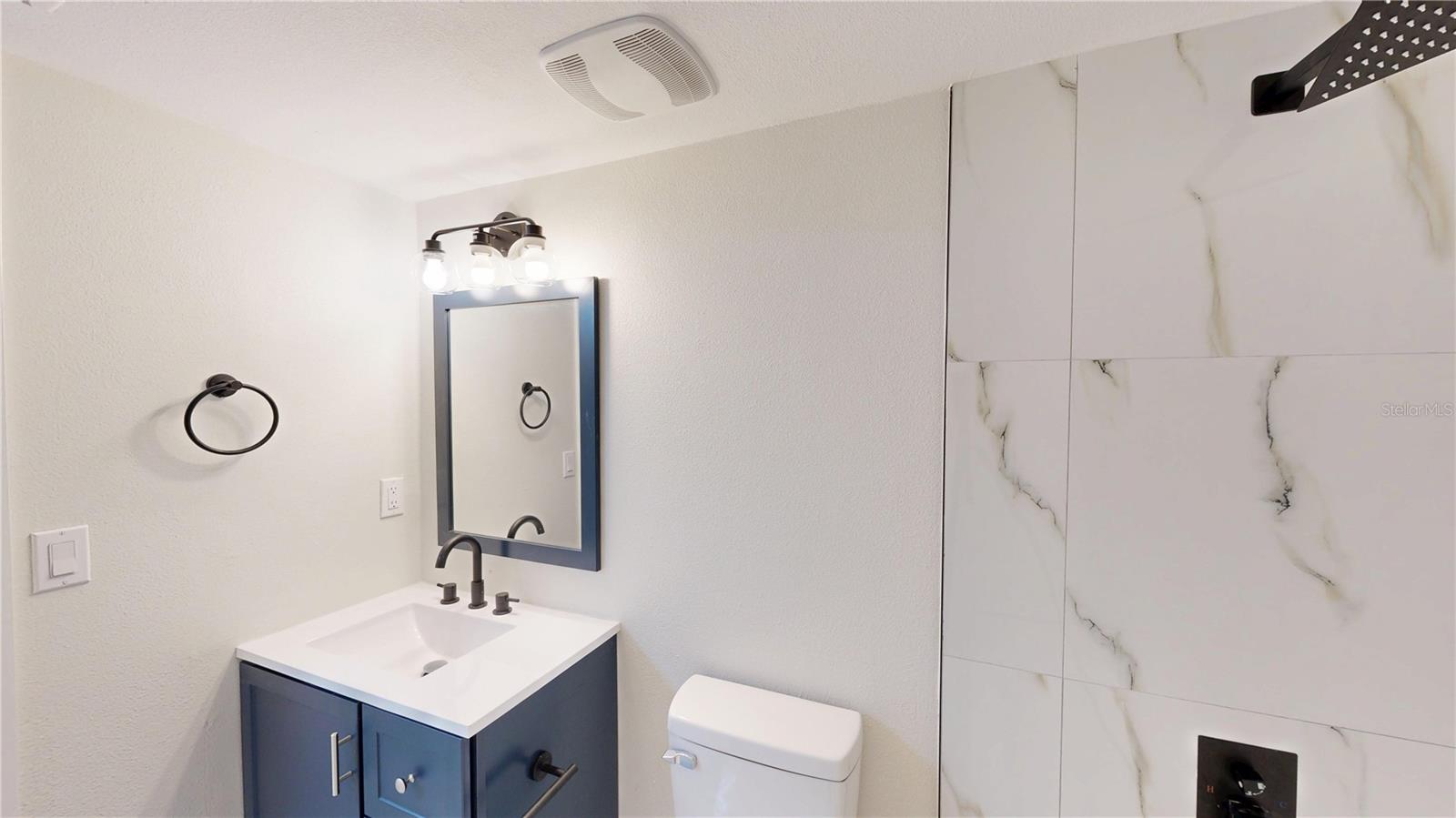 Listing photo id 8 for 3232 Lake Pine Way E A2