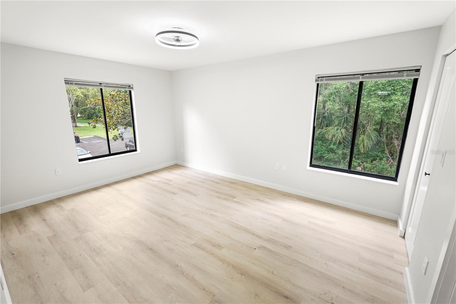 Listing photo id 10 for 3232 Lake Pine Way E A2