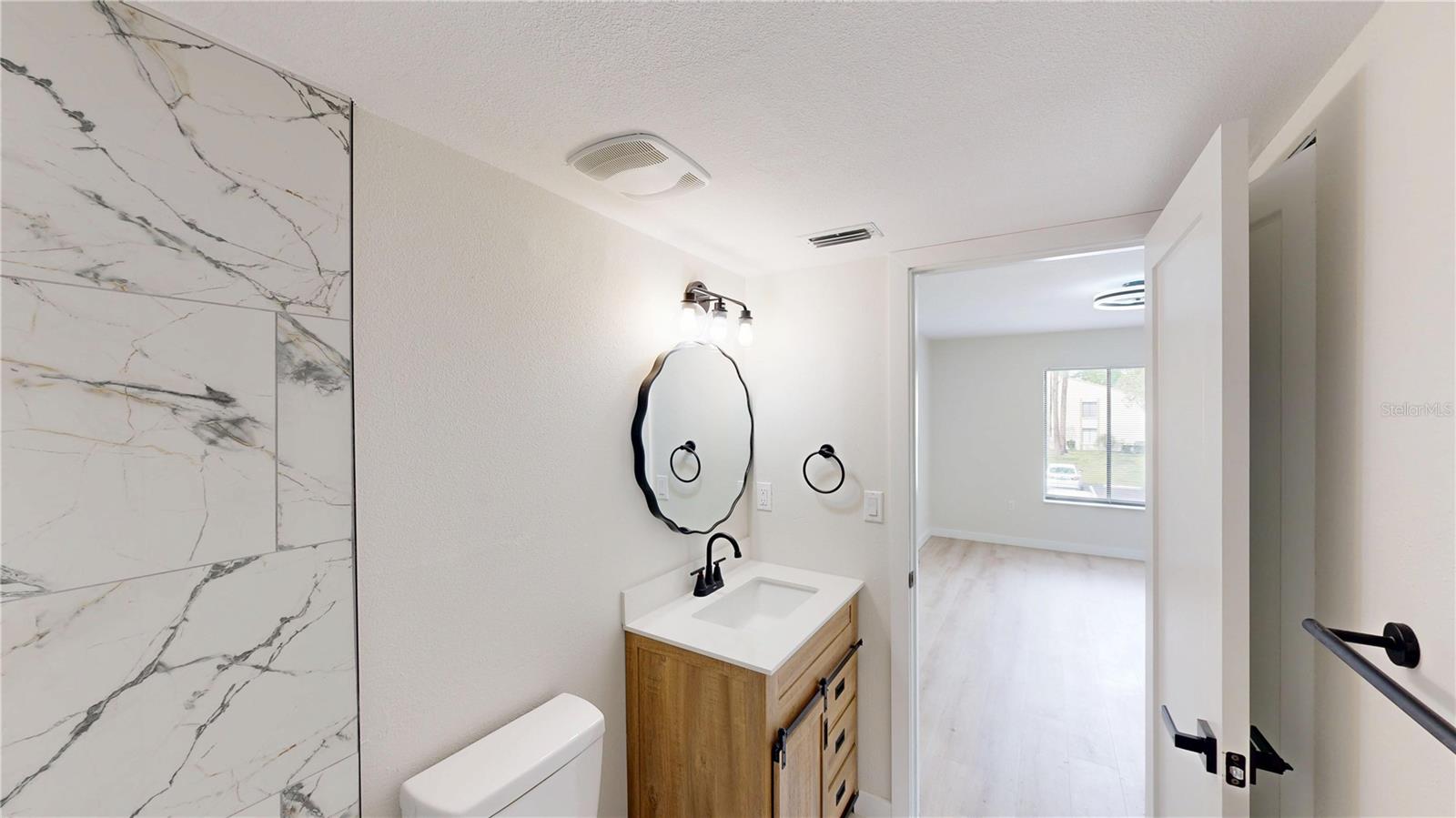 Listing photo id 13 for 3232 Lake Pine Way E A2