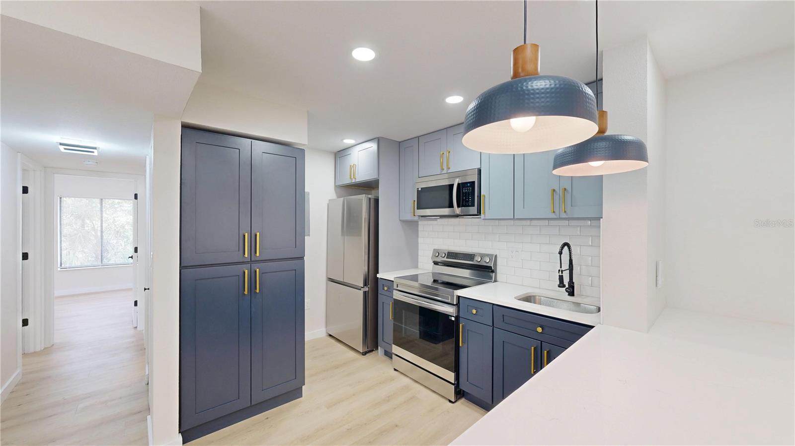 Listing photo id 5 for 3232 Lake Pine Way E A2