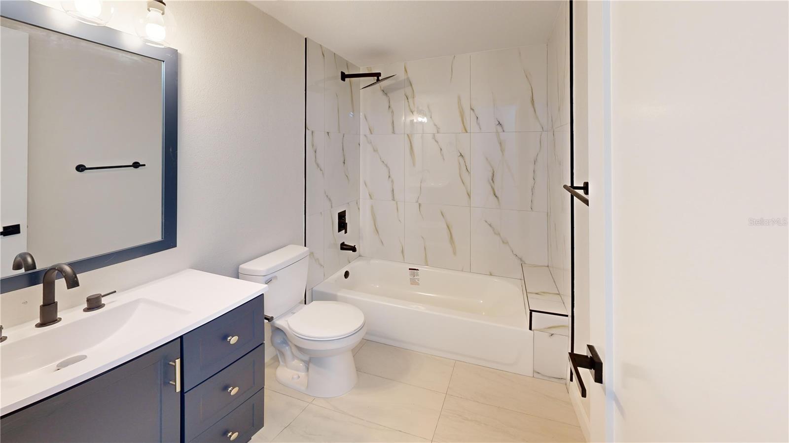 Listing photo id 7 for 3232 Lake Pine Way E A2