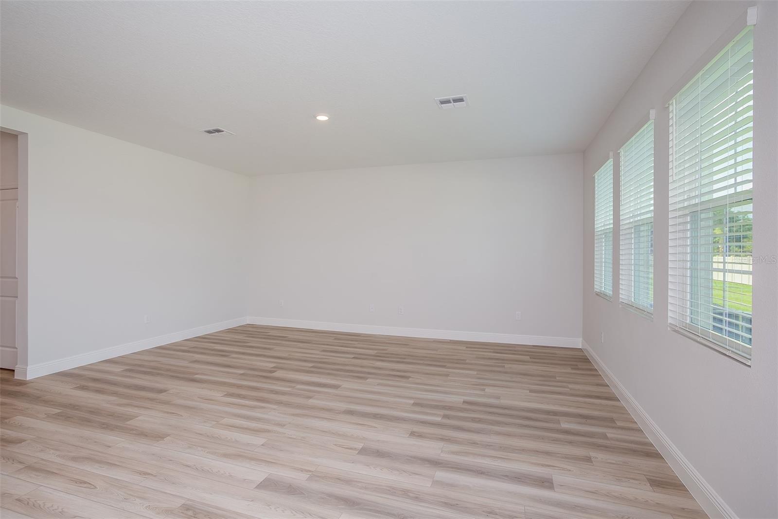 Image 10 of 28 For 10036 Surrey Rose Drive