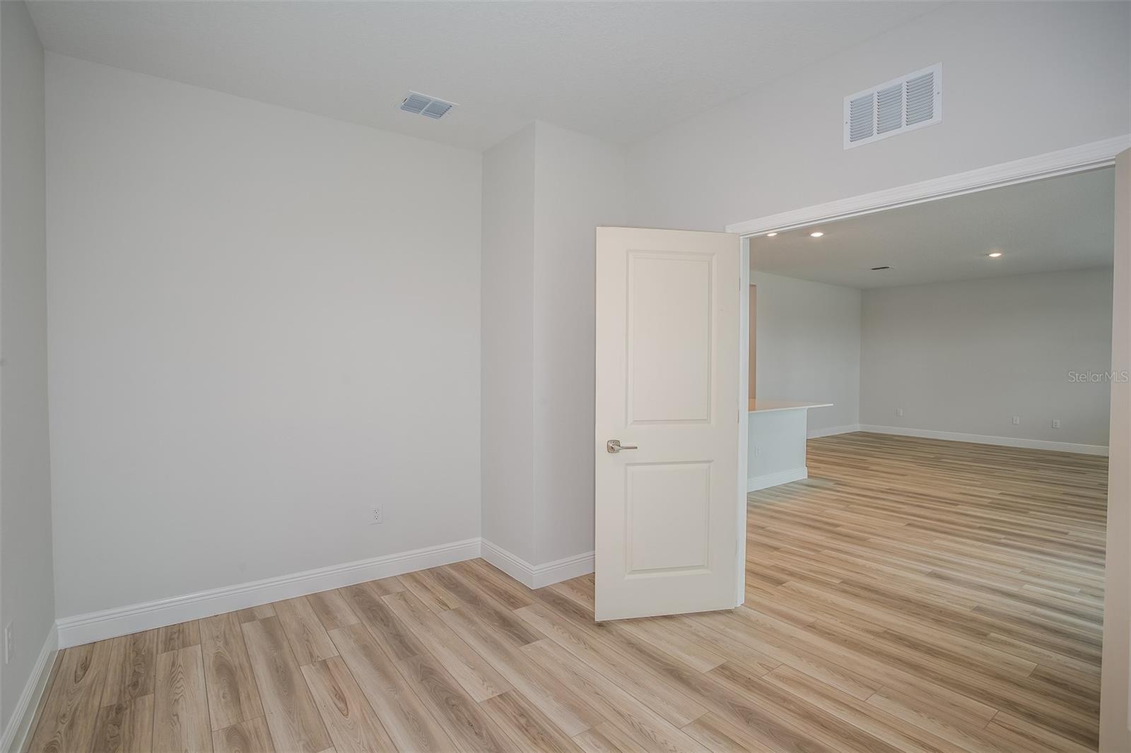 Image 14 of 28 For 10036 Surrey Rose Drive