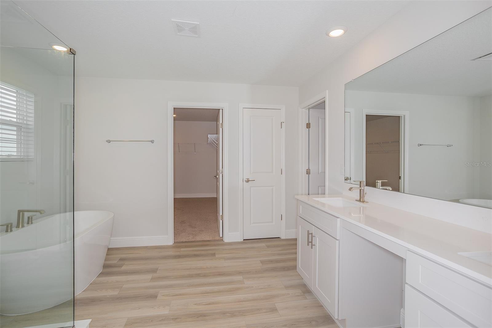 Image 21 of 28 For 10036 Surrey Rose Drive