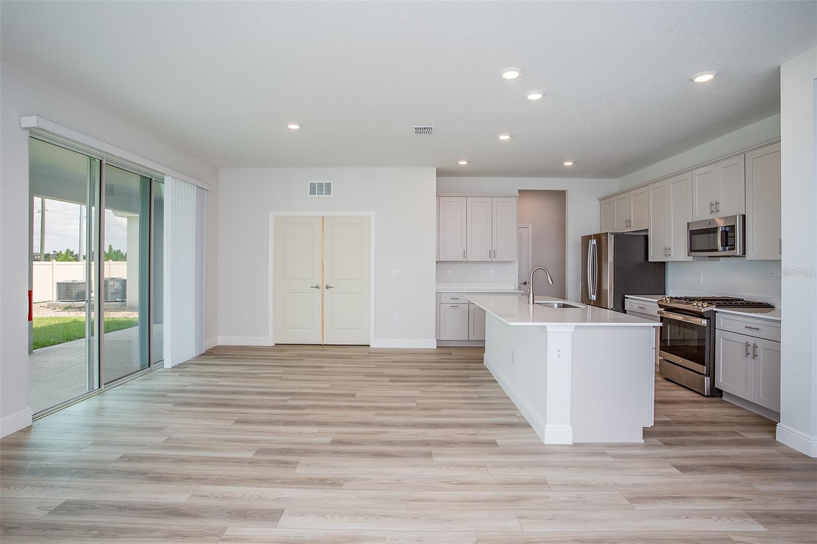 Image 7 of 28 For 10036 Surrey Rose Drive