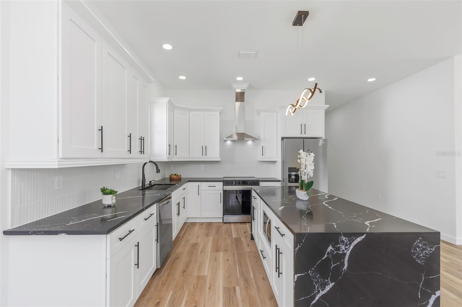 Image 16 of 55 For 711 42nd Avenue S