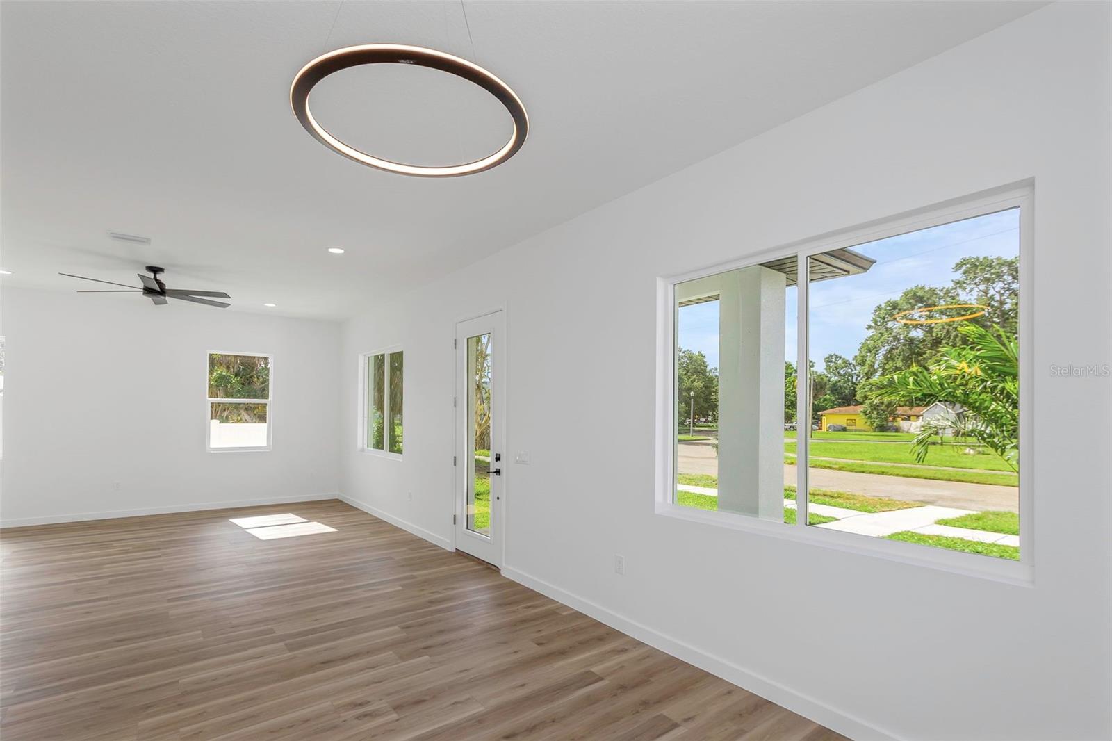 Image 4 of 55 For 711 42nd Avenue S